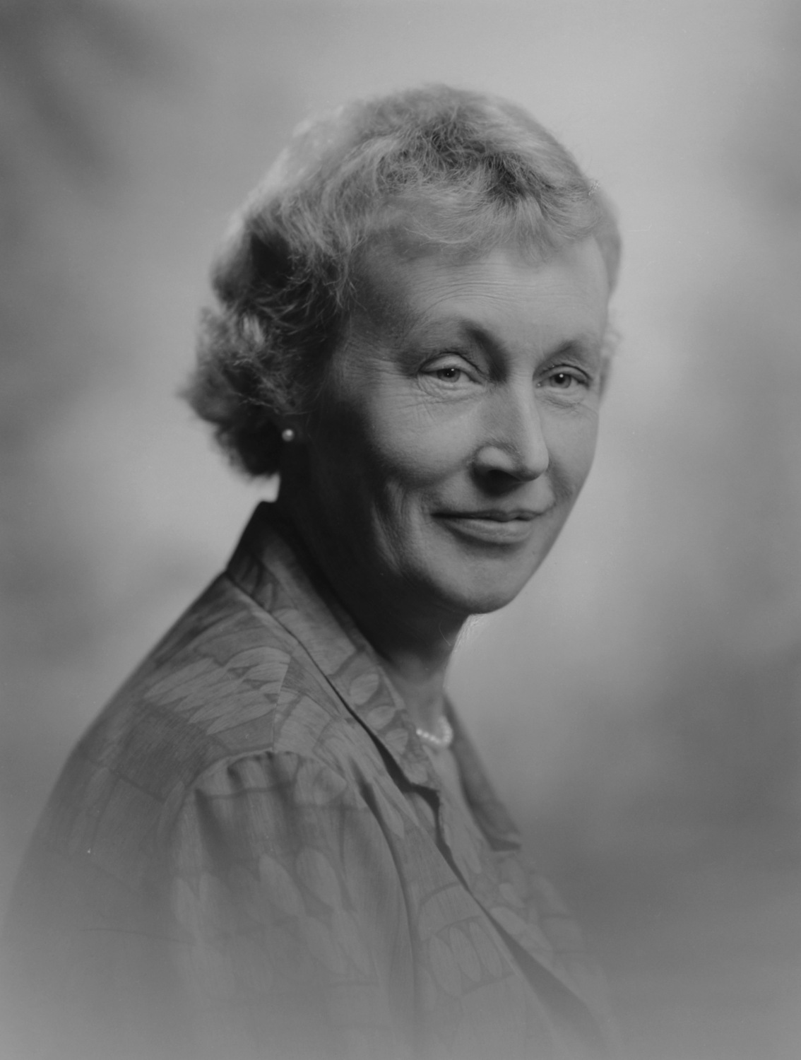 Barbara Huddleston Abney-Hastings, 13th Countess of Loudoun, photographed by Bassano Ltd, 1968