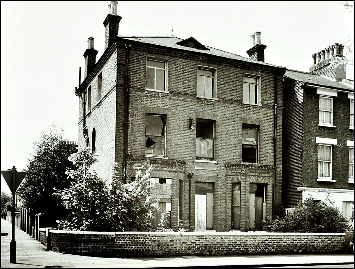 A very dilapidated 197 Trinity Road in the late 1960s