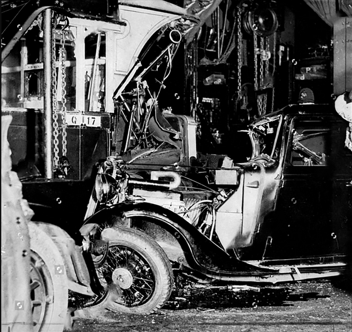 Photograph of the bus and car after the collision at Nightingale-lane, Bolingbroke-grove, 1934