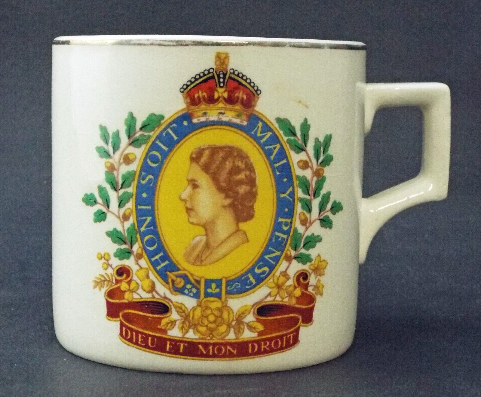Coronation mug — Honi soit qui mal y pense design